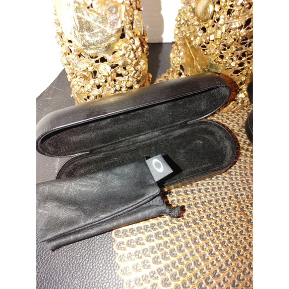 Oakley Hardshell Cases x2 - Picture 2 of 4